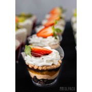 szkłopodobne pojemniczki na deserki