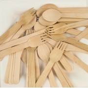 zestaw sztućców drewnianych z serwetką Olpack